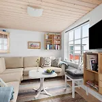 2 Bedroom Cozy In V * Esbjerg