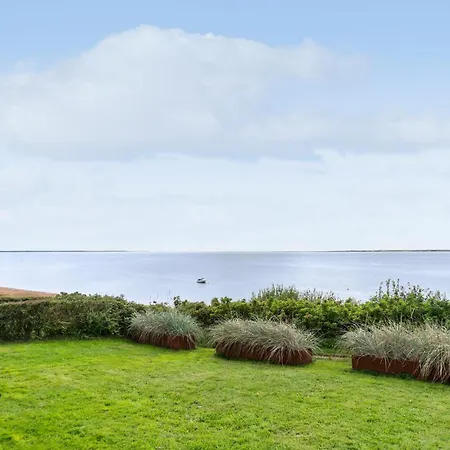 2 Bedroom Cozy In V *