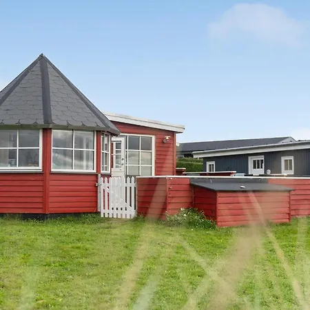 2 Bedroom Cozy In V