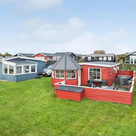 펜션 2 Bedroom Cozy In V