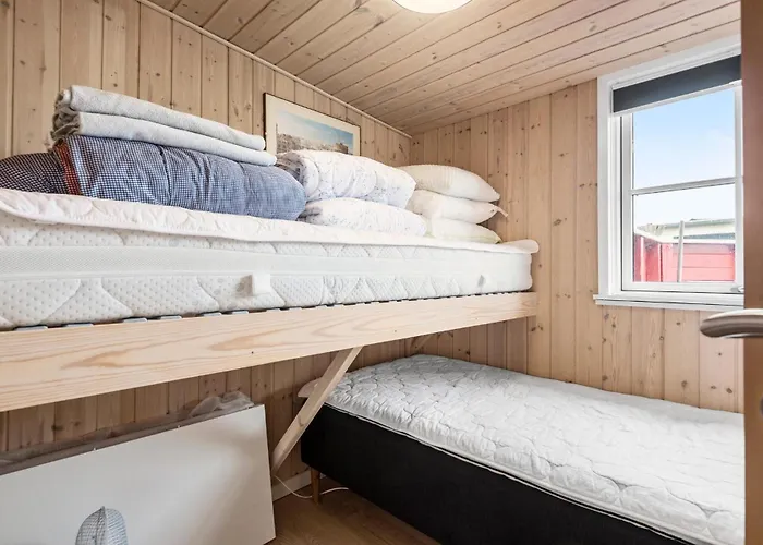 2 Bedroom Cozy In V * Esbjerg