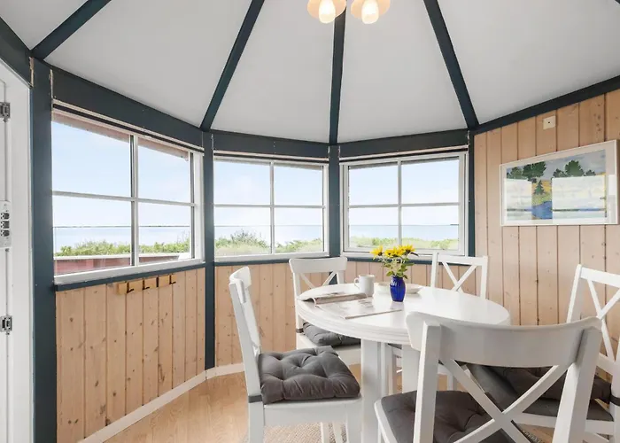 2 Bedroom Cozy In V Сasa de vacaciones